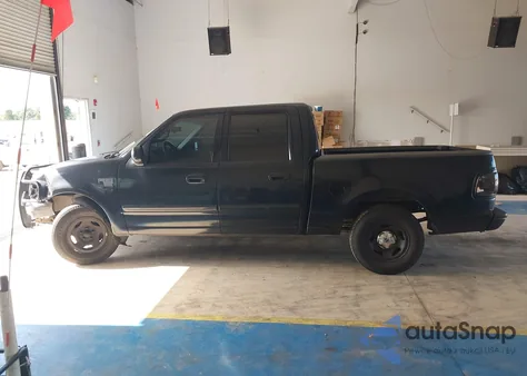 2002 Ford F-150 Lariat/Xlt из США, поврежденный, VIN 1FTRW07L42KA01956